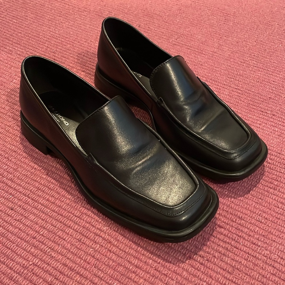 Vagabond square toe leather loafers. Size 37 or 7